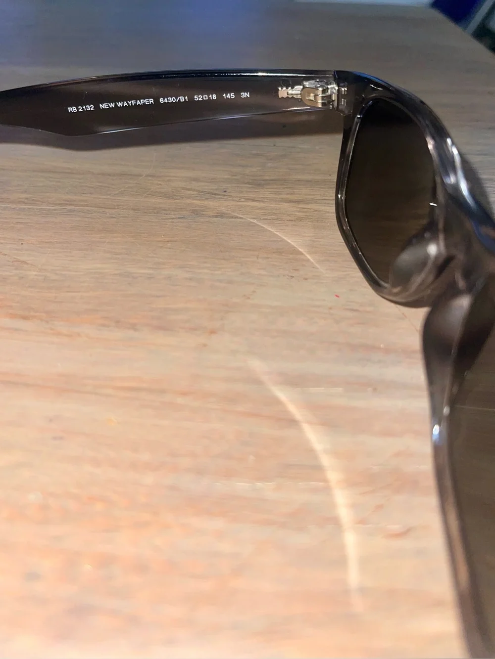 Authentic Ray-Ban New Wayfarer Classic Sunglasses RB2132